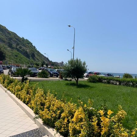 Hotel Ferrara Durrës Kültér fotó