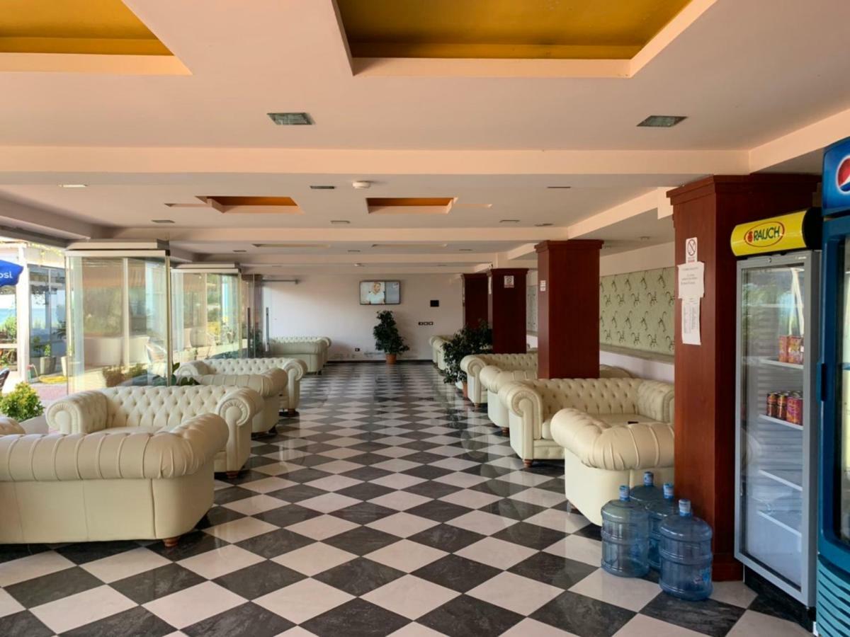 Hotel Ferrara Durrës Kültér fotó