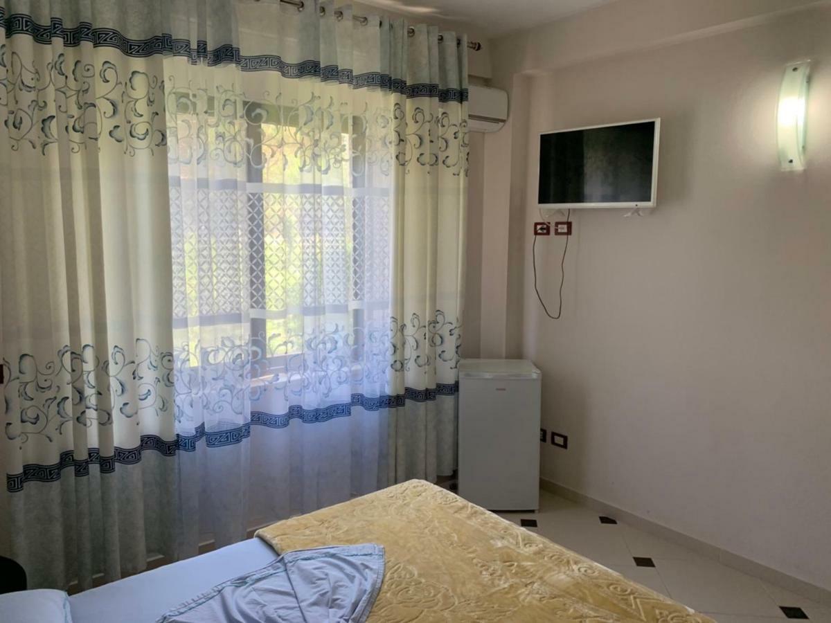 Hotel Ferrara Durrës Kültér fotó