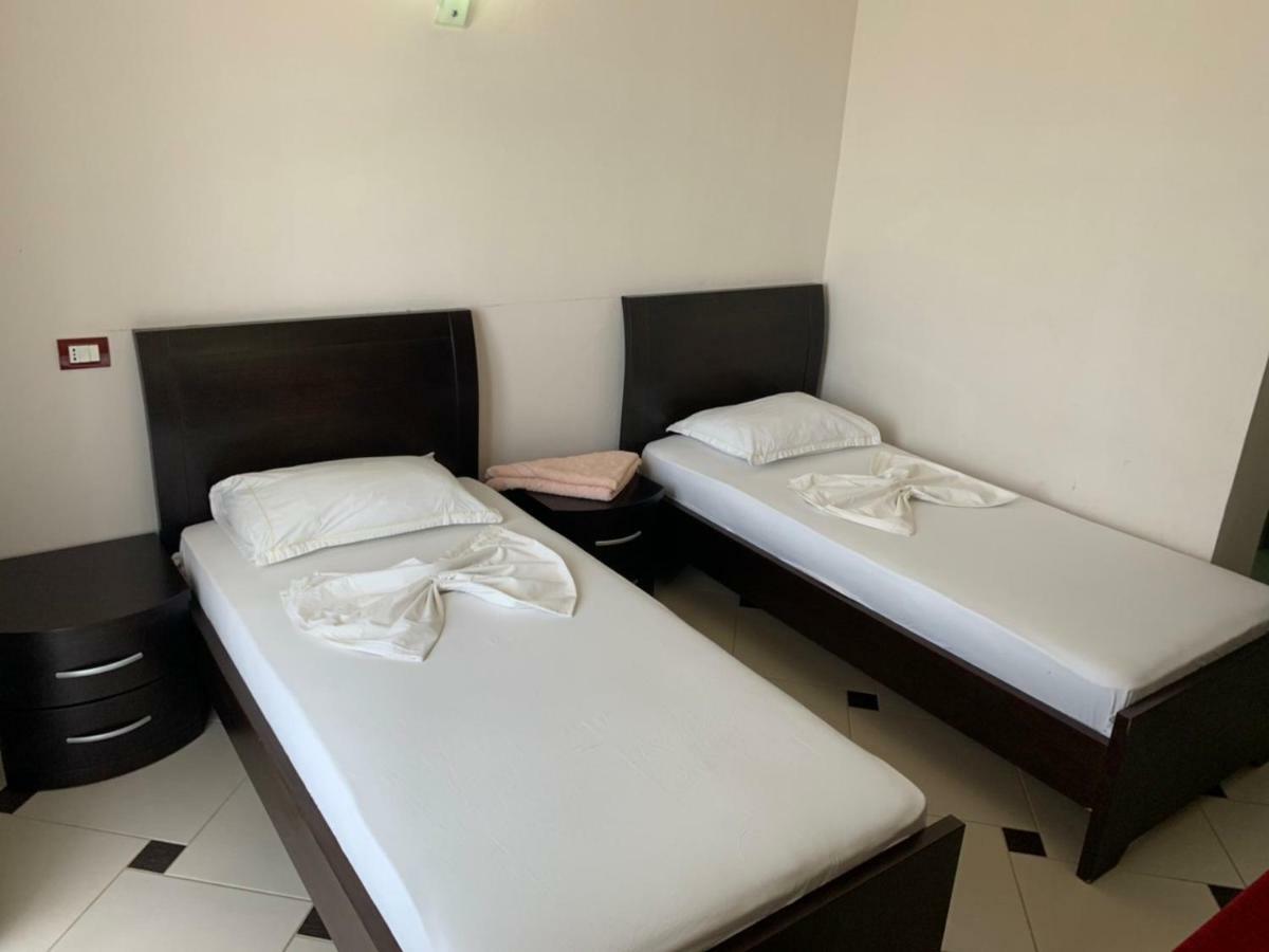 Hotel Ferrara Durrës Kültér fotó