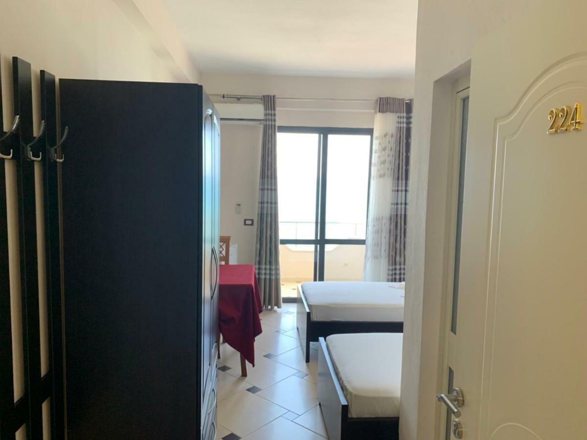 Hotel Ferrara Durrës Kültér fotó