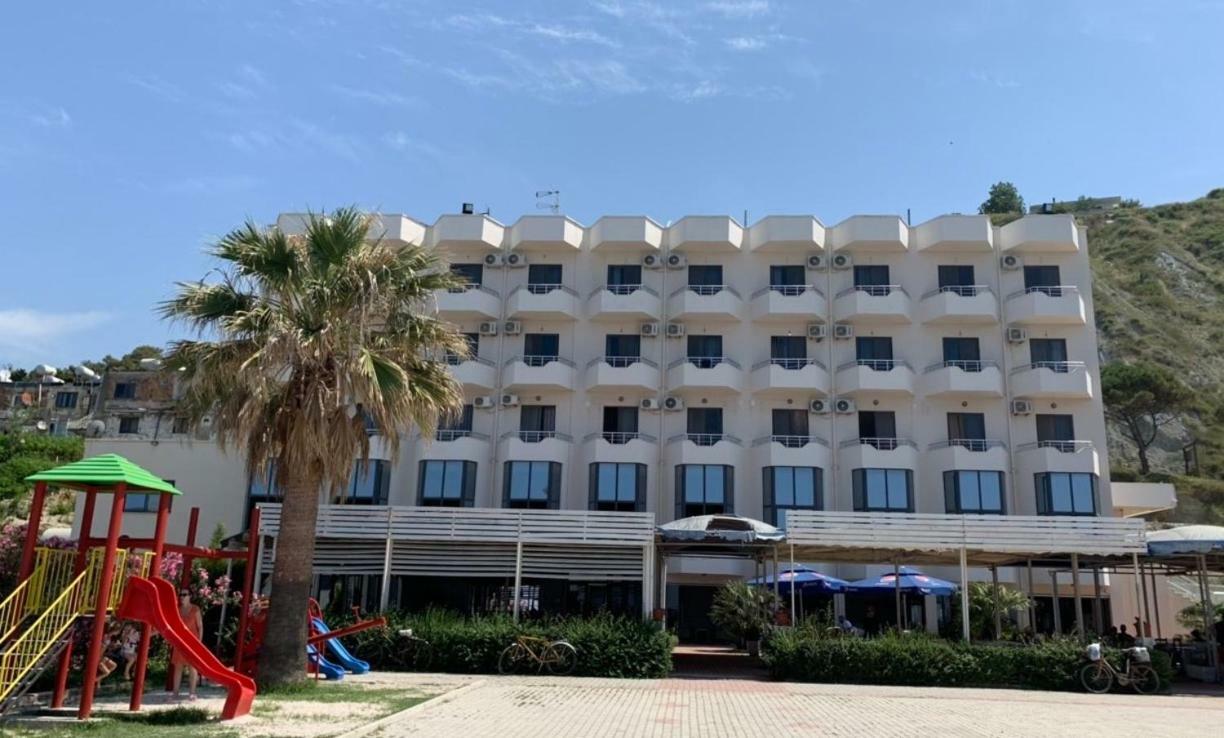 Hotel Ferrara Durrës Kültér fotó